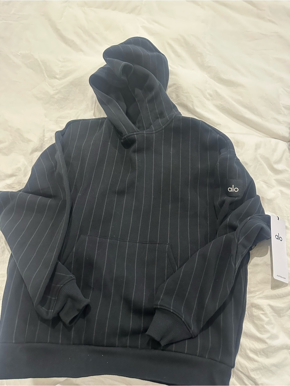 Alo Menās Black Pinstripe Hoodie